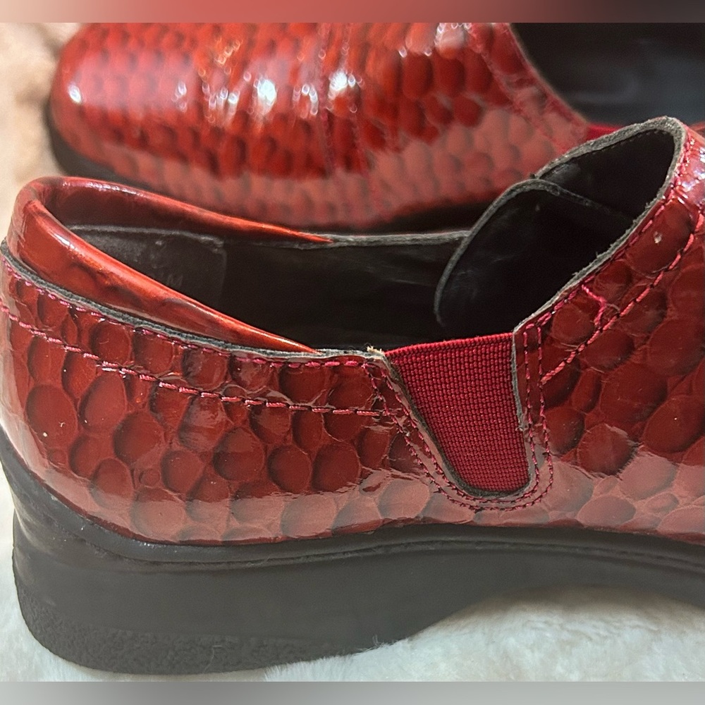 Naturalizer Clarissa Red Patent Leather Croc Slip on Loafer women’s size 10.5M - Picture 8 of 13